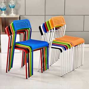 Sillas de Plástico PP Reforzadas de Estilo Moderno para Adultos, con Función de Refrigeración, para el Hogar, Comedor y Ocio - Product Image 5