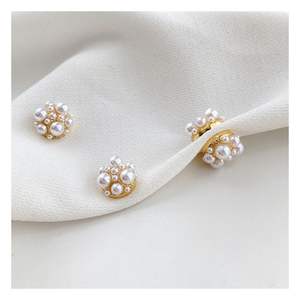 Pendientes de Clip con Perlas y Estilo Moderno, Pendientes Magnéticos <span class=keywords><strong>sin</strong></span> Perforación para Mujeres y Niñas, Clip para <span class=keywords><strong>Oreja</strong></span> <span class=keywords><strong>sin</strong></span> <span class=keywords><strong>Agujero</strong></span> - Product Image 1