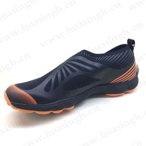 LXG, fabbrica diretta estate <span class=keywords><strong>mare</strong></span> Surf <span class=keywords><strong>antiscivolo</strong></span> <span class=keywords><strong>scarpe</strong></span> <span class=keywords><strong>da</strong></span> nuoto a buon mercato leggero ad asciugatura rapida nero <span class=keywords><strong>scarpe</strong></span> invernali HSF001 - Product Image 2