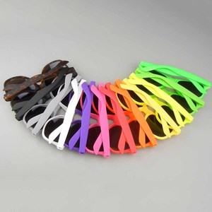 Venta al por mayor Gafas de Sol de moda para hombres PC Azul Púrpura Rojo Mirroring Puntos de revestimiento UV400 Gafas de sol masculinas Gafas negras para - Product Image 3