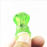 Cincin LED Berkedip Siap Pakai Lampu Jari LED Fashion Lampu Jari Kristal Mainan Kecil untuk Berbagai Pesta
