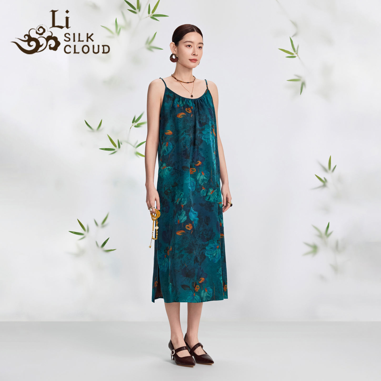 มีสีเขียวขุ่น