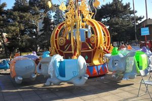 Le Migliori Attrazioni da Luna Park Più Popolari: <span class=keywords><strong>Elefante</strong></span> <span class=keywords><strong>Volante</strong></span> / Attrezzature per Parchi a Tema Cinesi in Fibra di Vetro e Metallo per Parchi Avventura Interni/Esterni - Product Image 5