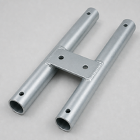 Pièces de tuyauterie galvanisée soudées avec trous pré-percés - Tubes en acier résistant à la rouille pour usage extérieur et industriel