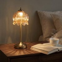 Lampe décorative de restaurant de luxe, base en métal, lampe de table en verre, lampe de bureau LED portable sans fil à commande tactile pour la maison, lampe dorée