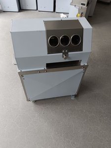 Nouvelle conception, grande capacité, presse-canne à sucre à trois rouleaux et trois trous, <span class=keywords><strong>extracteur</strong></span> <span class=keywords><strong>de</strong></span> <span class=keywords><strong>jus</strong></span> <span class=keywords><strong>de</strong></span> canne à sucre pour usage commercial - Product Image 3