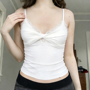 Haut court sexy en maille pour femme, col en V, avec nœud décoratif, devant torsadé, couleur unie, sans manches, décontracté, respirant, écologique, style Y2K - Product Image 3