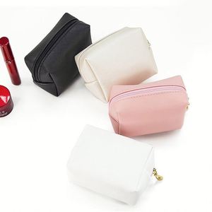 Sac de toilette carré portable en PU pour femme, étanche, avec logo, idéal pour les voyages – Nouvelle collection très prisée - Product Image 2