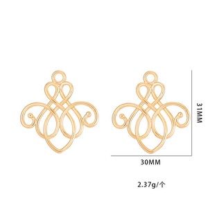 Accessori gioielli fai da te 14K placcato oro ramo cavo <span class=keywords><strong>ciondolo</strong></span> fiore a forma di strega <span class=keywords><strong>collana</strong></span> a forma di <span class=keywords><strong>nodo</strong></span> - Product Image 5