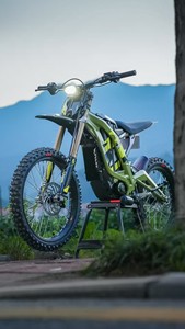 Motocicleta Todoterreno Surron Dirt Bike LBX 60v, Preventa 2025, Modelo Light X para Adultos, Verde/Azul/Negro/Morado - Product Image 4
