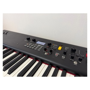 Station de travail synthétiseur CP88 (d'occasion) – Clavier arrangeur haut de gamme à action rapide, conçu et fabriqué en Indonésie - Product Image 3
