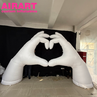 Décoration de la Saint-Valentin, main en forme de cœur gonflable blanche