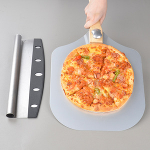 Juego de Cortador y Pala para <span class=keywords><strong>Pizza</strong></span> Plegable de 12 Pulgadas con Mango de Madera y Aluminio Premium - Product Image 1