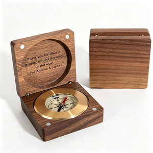Bussola per la Festa del Papà, Scatola Portagioie in Legno Incisa con Dettagli in Ottone, Confezione Regalo per Testimone di Nozze - Product Image 2