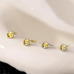 थोक थोक 925 स्टर्लिंग चांदी के छोटे झुमके 18k सोना मढ़वाया जिक्रोन हीरा पीला वर्ग स्टड बालियां महिलाओं के लिए