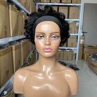 Perruque courte bouclée avec bandeau en soie glacée respirante, perruque naturelle ondulée et volumineuse, idéale pour toutes les occasions