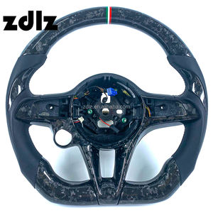 Volant personnalisé en cuir lisse et fibre de carbone forgée pour <span class=keywords><strong>Alfa</strong></span> <span class=keywords><strong>Romeo</strong></span> Giulia Stelvio 2016 2017 2018, <span class=keywords><strong>accessoires</strong></span> intérieurs de voiture - Product Image 1