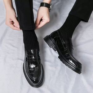 Mocassins imprimés marron pour hommes, chaussures de ville confortables à semelle épaisse pour le bureau et le quotidien - Product Image 4