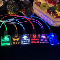 Badge d'identification LED rechargeable par USB, lumières multicolores, affichage personnalisable, garantie 1 an pour bars et aéroports