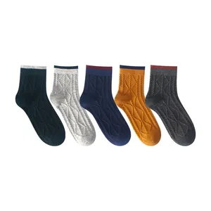 Großhandel Custom High Quality Bunte Mode Gestrickte Baumwolle Atmungsaktive Baumwolle Lieferanten Herren Socken