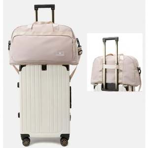 Wholesale Custom Fashion Logo <b>Women</b> Sport Travel <b>Bags</b> Waterproof Portable Gym <b>Bag</b> with Expandable Large Duffel <b>Bag</b> - Product Image 4