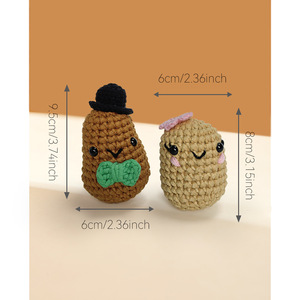 Kit de ganchillo de 4 piezas para principiantes, adorable juego de <span class=keywords><strong>amigurumi</strong></span> de la familia de patatas con hilo, agujas, <span class=keywords><strong>ojos</strong></span> y tutorial en video paso a paso - Product Image 5