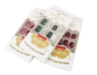 Petit coffret de faux ongles blanc avec gaufrage, laminage mat, matériaux recyclés, emballage en papier, boîtes avec fenêtre pour l'affichage