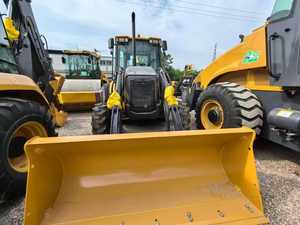 Chargeuse-pelleteuse de haute qualité XC8-C2570, mini-chargeuse-pelleteuse 4x4 de 2,5 tonnes, moteur diesel, capacité de la benne de 1 m³ - Product Image 5