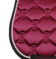 Accessoires Équestres en Gros : Tapis de Selle d'Anglaise Personnalisés pour Dressage et Saut d'Obstacles – Fournisseur Équestre Spécialisé