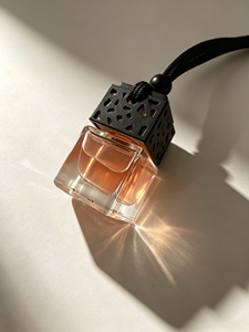 Colgante de <span class=keywords><strong>Perfume</strong></span> decorativo para coche de lujo, botella de vidrio de larga duración, ambientador líquido para coche, colgante de <span class=keywords><strong>Perfume</strong></span> para coche - Product Image 6