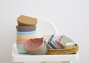 Platos de Silicona con Forma de Oso para Bebés, Platos con Succión para Alimentos para Bebés, Niños Pequeños y Niños - Product Image 2