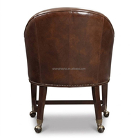 Fauteuil classique en cuir huilé et ciré, base en bouleau et clous décoratifs, pour salle de jeux, salle à manger, hôtel, bureau - Vente en gros OEM