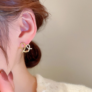 Orecchini a Perno Semplici con Design Incrociato per Donne, Accessori per Orecchie per Uso Quotidiano Primavera-Estate - Product Image 4