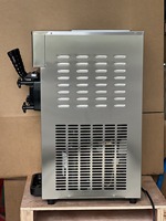 Kleine draagbare commerciële soft-icecreammachine, intelligente bediening, laag energieverbruik, drie smaken, ijsmachine voor kleine winkels