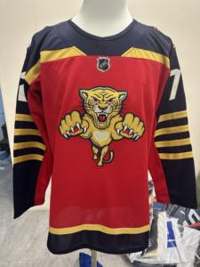 قميص هوكي الجليد الكلاسيكي الشتوي للرجال فلوريدا 2026 رقم 72 سيرجي بوبروفسكي، 19 ماثيو تيكاتشوك، 63 براد مارشاند، 16 ألكساندر باركوف - Product Image 5