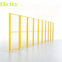 Clôture de sécurité modulaire en treillis métallique haute résistance Brio pour périmètre industriel et zone de production