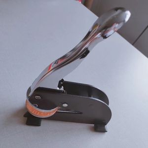 Grabadora en <span class=keywords><strong>seco</strong></span> <span class=keywords><strong>de</strong></span> <span class=keywords><strong>escritorio</strong></span> grande <span class=keywords><strong>de</strong></span> 50mm para <span class=keywords><strong>sello</strong></span> <span class=keywords><strong>de</strong></span> notario <span class=keywords><strong>de</strong></span> oficina con papel <span class=keywords><strong>de</strong></span> plástico, Material <span class=keywords><strong>de</strong></span> acero metálico para uso en la oficina - Product Image 5