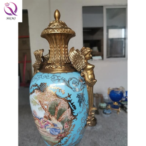 यूरोपीय क्लासिकल ट्रॉफी के आभूषण, होटल लिविंग रूम के लिए घर के सजावट लक्जरी पीतल के पोर्सिलीन वेस - Product Image 5