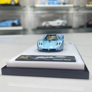 Modèle de voiture miniature en résine Pagani <span class=keywords><strong>Zonda</strong></span> Silver Sky Blue White avec éclat violet personnalisé 1:64 - Product Image 2