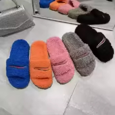 Pantuflas de Diseño de Lujo para Hombre y Mujer, Pantuflas de Plataforma Peludas con Bordado, Zapatos Cálidos - Product Image 6