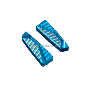 Accesorios para motocicleta <span class=keywords><strong>CFMOTO</strong></span> <span class=keywords><strong>400NK</strong></span>, 650NK, 400GT, 650GT, 650MT: Reposapiés traseros para 400 NK, 650 NK, 650 GT, 650 MT - Product Image 3