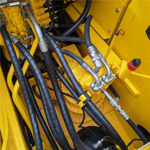 Excavadora Usada Komatsu PC200 Compacta Pero Potente, 20 Toneladas, Original Japonesa, Equipo Pesado que Ahorra Espacio - Product Image 6