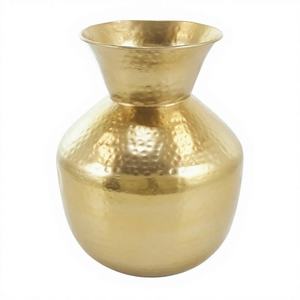 Vase décoratif en métal fait main pour table, au design contemporain et finition élégante, idéal pour la maison, le bureau et l'hôtellerie - Product Image 1