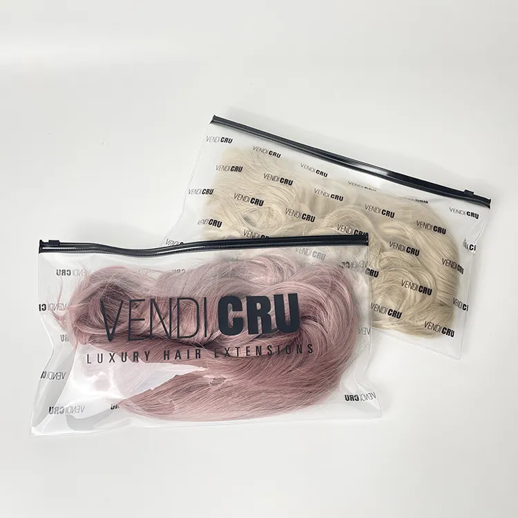 Offre spéciale, sac de rangement transparent pour perruque en PVC givré avec fermeture éclair, sac d'extension de cheveux avec logo personnalisé et cintre