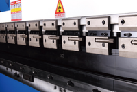 Presse plieuse CNC électrohydraulique synchrone entièrement automatique industrielle 1100KN 3200mm 4000mm pour tôles, moteurs et roulements