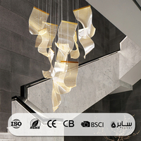 Projet de décoration intérieure personnalisé grand luminaire suspendu en acrylique lustre LED moderne pour hôtel et villa