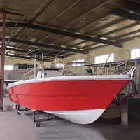 Yacht de pêche commercial de 28 pieds avec coque en fibre de verre, console centrale et pont accessible