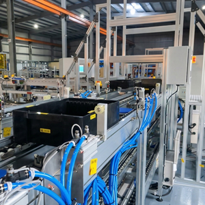 Convoyeur sur palettes personnalisé pour l'assemblage de modules de batteries au lithium avec contrôle de qualité stable et technologie d'automatisation avancée - Product Image 1