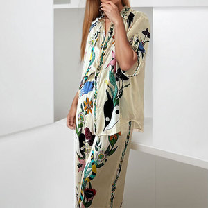Ropa de mujer a la moda, estilo europeo y americano, novedad de primavera, conjunto retro con estampado, top informal con solapa y pantalones anchos. - Product Image 2