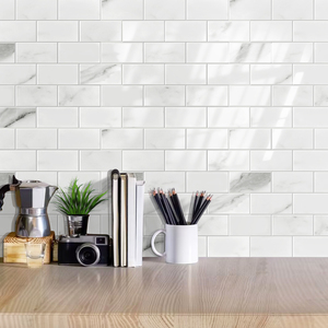 Paneles de pared decorativos de PVC modernos, mosaico de azulejos de pared de mármol blanco brillante para Metro Peel and Stick - Product Image 4